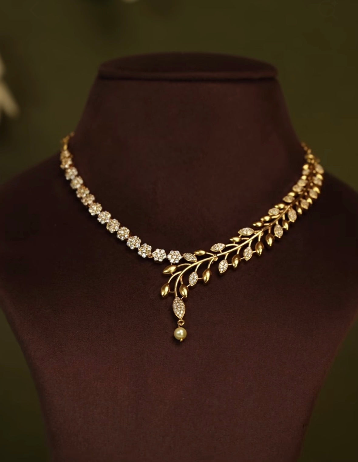 Half & Half Leaf Floral Neck Set - RZ409