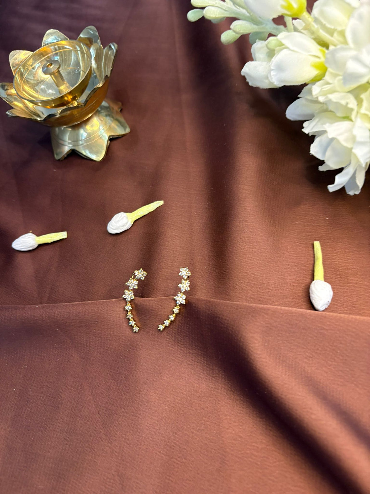 Tiny Flower Earcuff - RZ526B