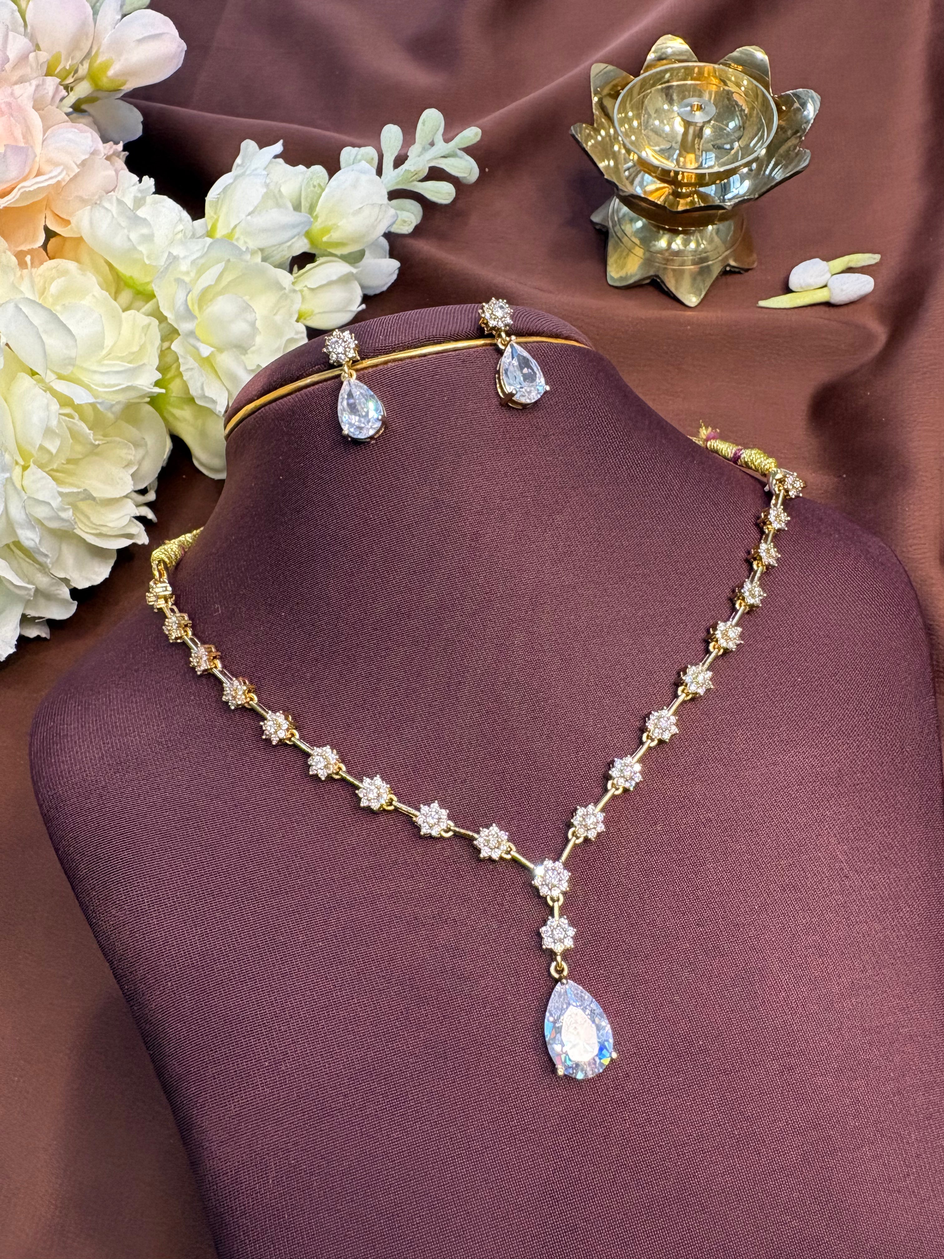 Single Stone with Flowers Necklace Set - RZ558