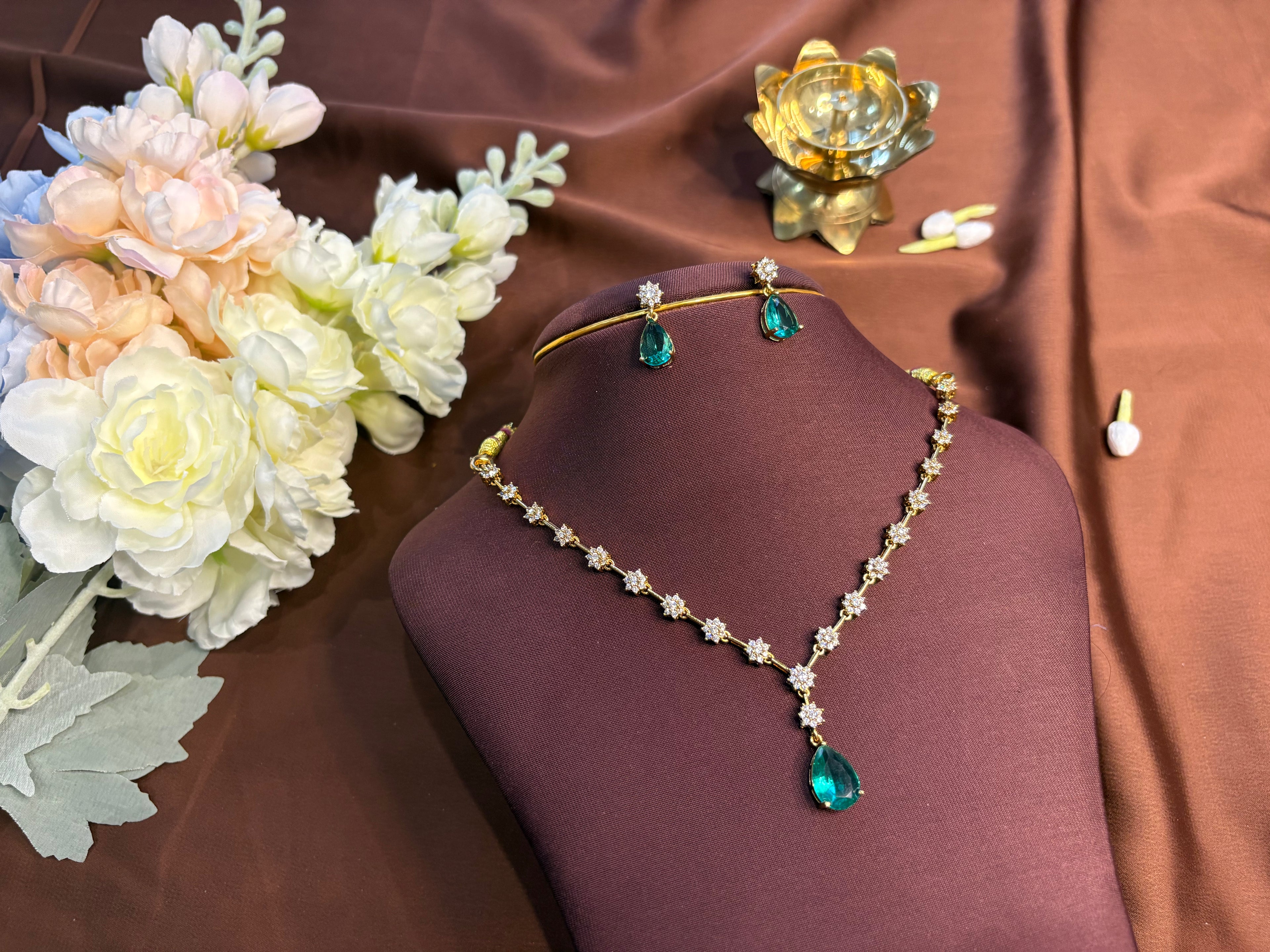 Single Stone with Flowers Necklace Set - RZ558