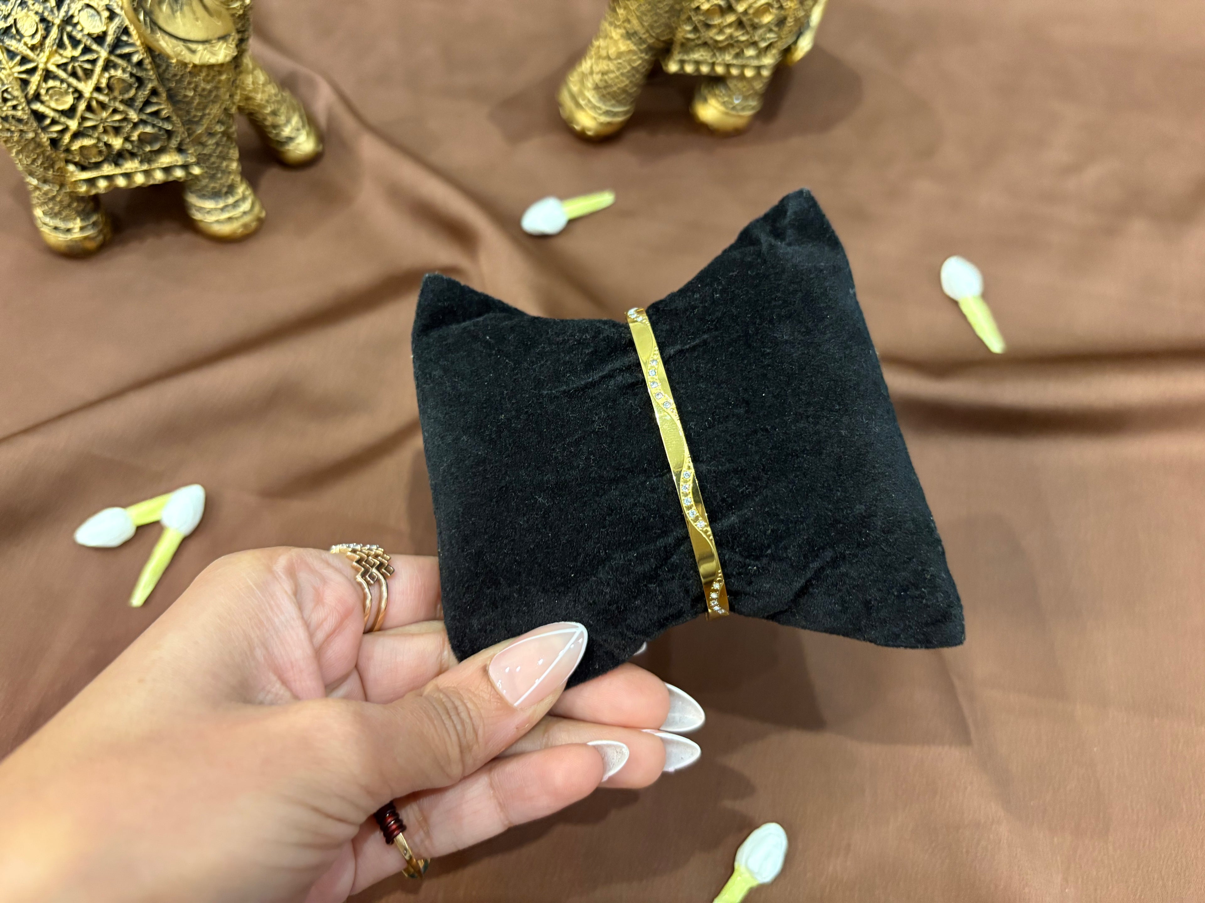 Anti Tarnish Wavy Bracelet - RZ622