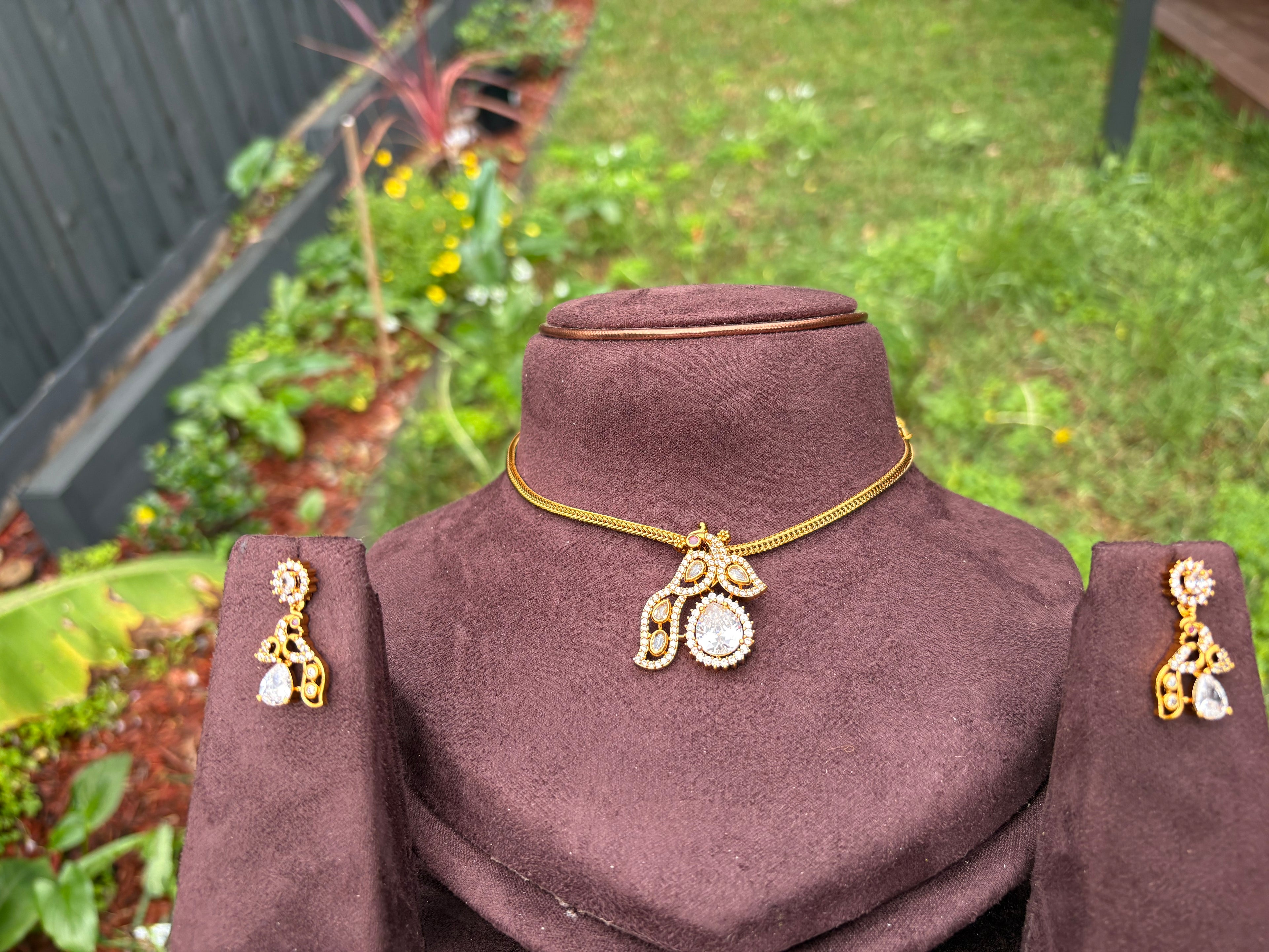 Single Stone Peacock Chocker Set - RZ459
