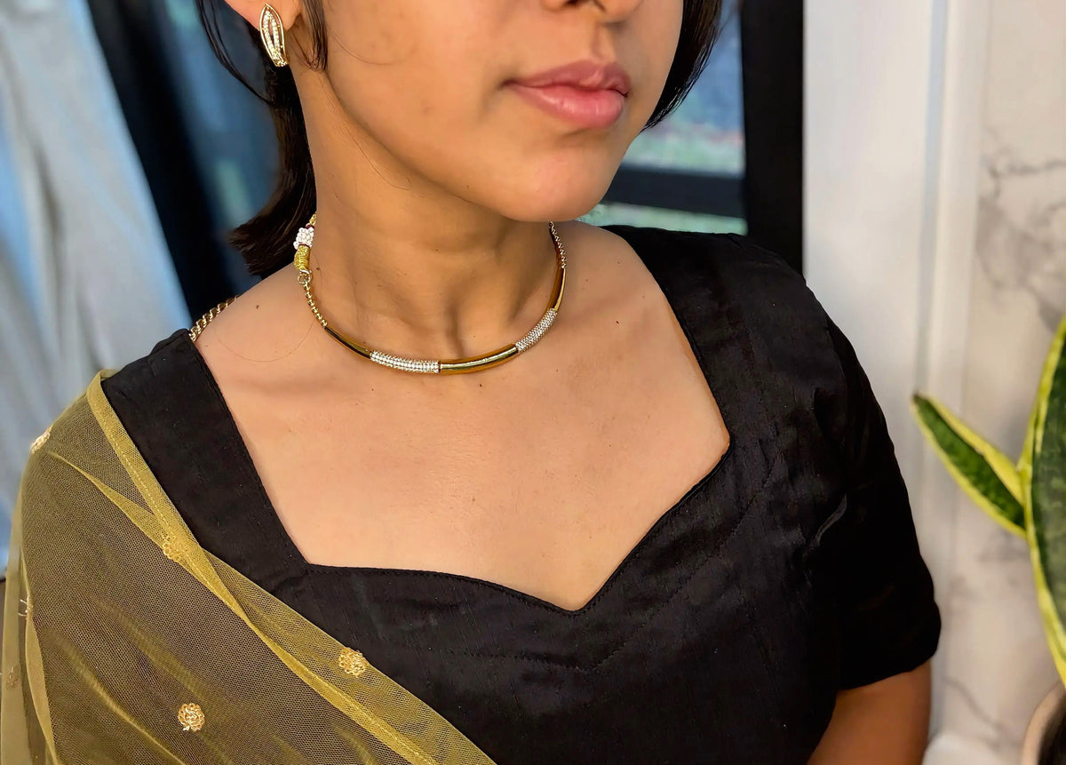 Gold & White Stone Kanti Set - RZ490
