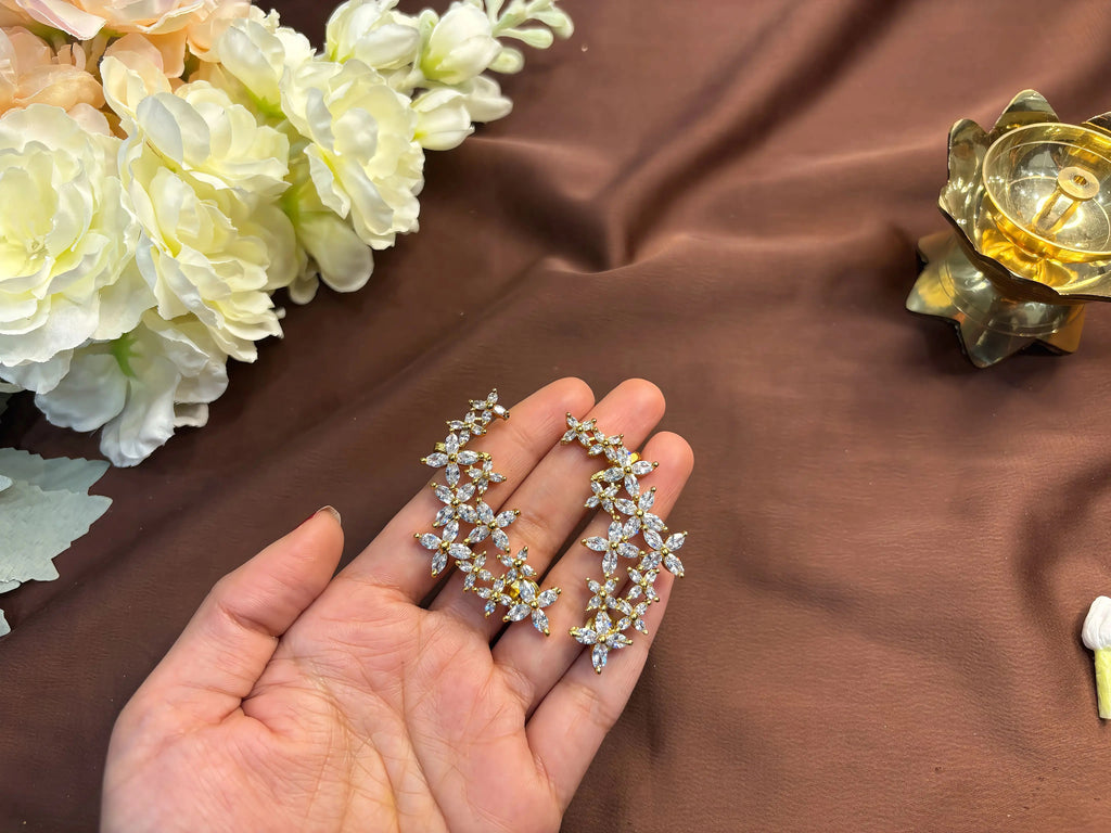Cluster Flower AD Stone Earcuff - RZ524