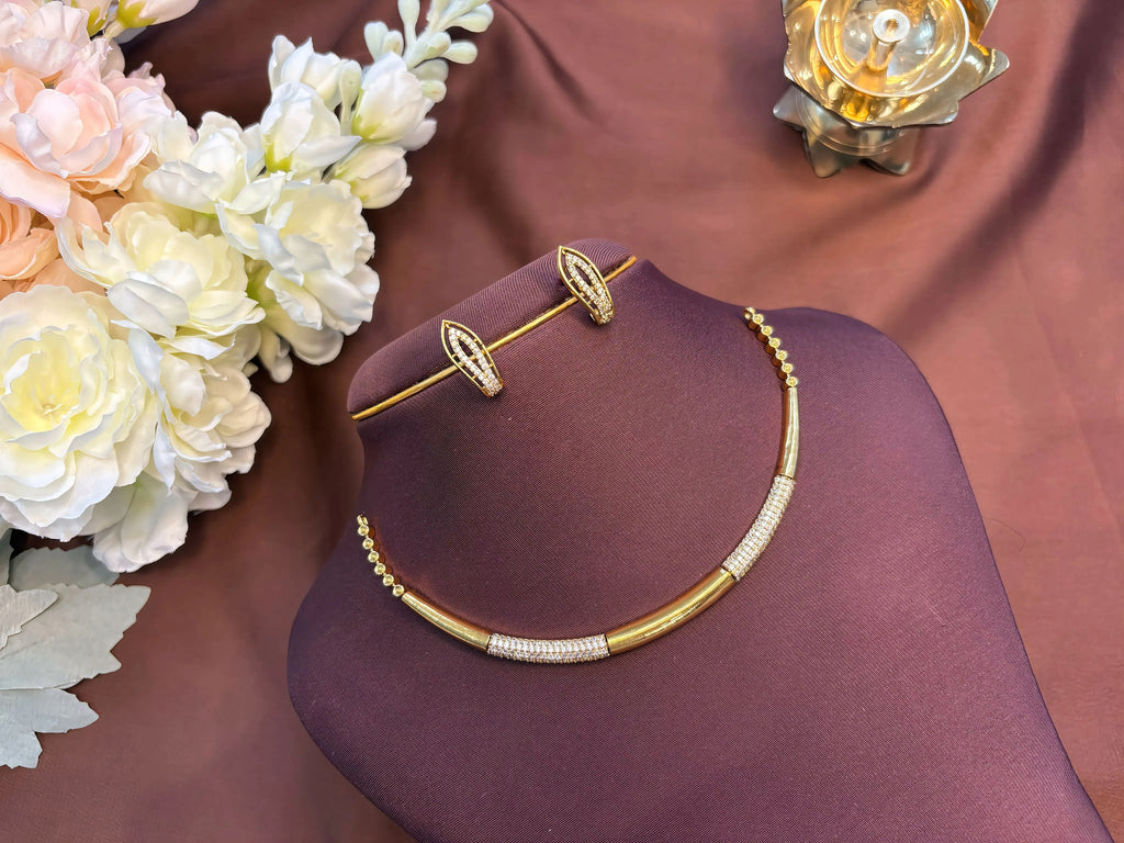 Gold & White Stone Kanti Set - RZ490