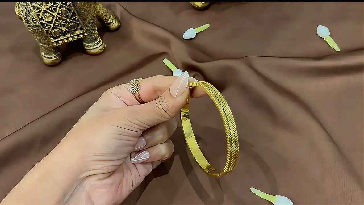 Anti Tarnish Statement Bracelet - RZ626
