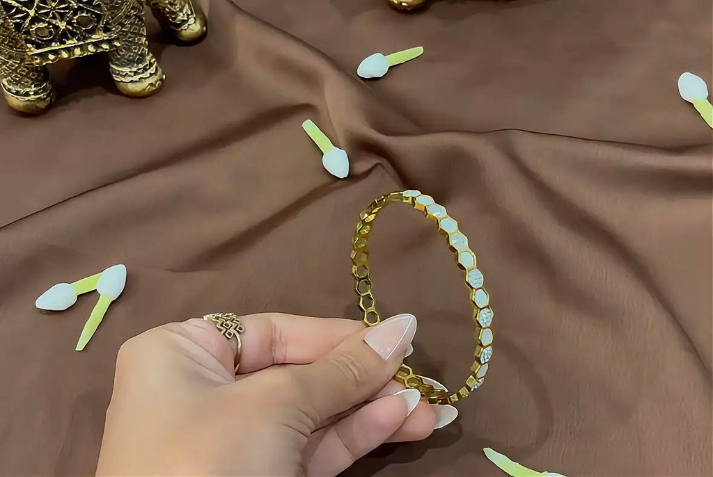 Anti Tarnish Honeycomb Bracelet- RZ627