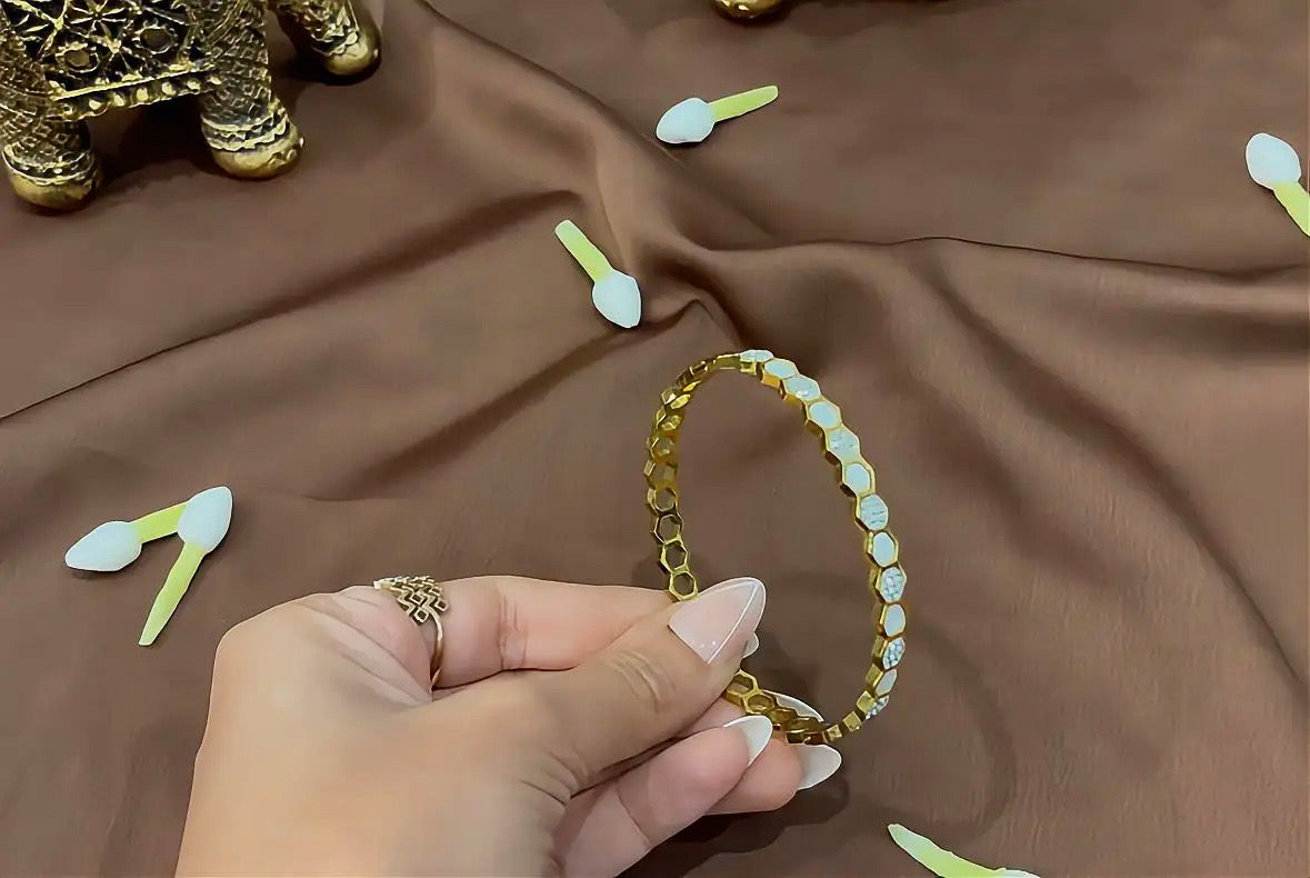 Anti Tarnish Honeycomb Bracelet- RZ627